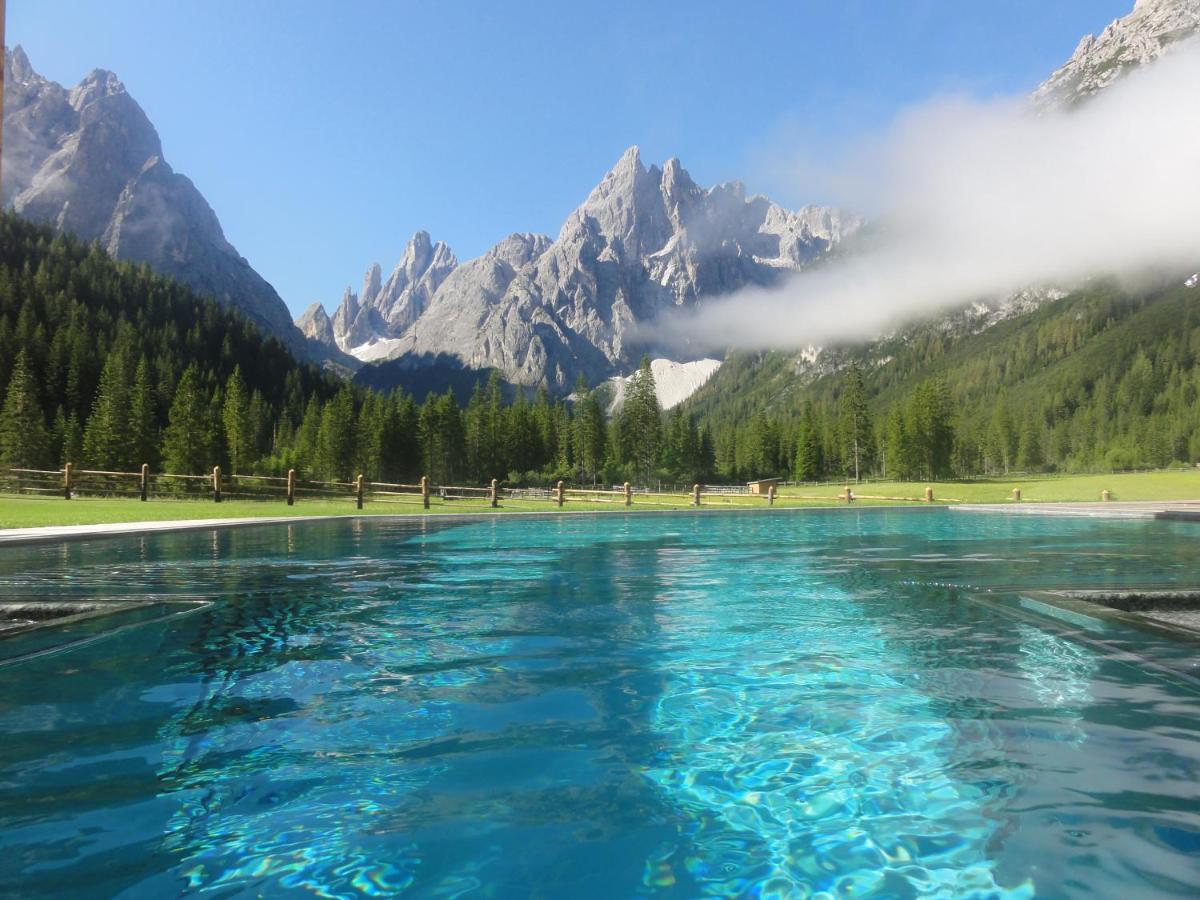 Hotel Dolomitenhof & Chalet Alte Post Sexten Exterior photo
