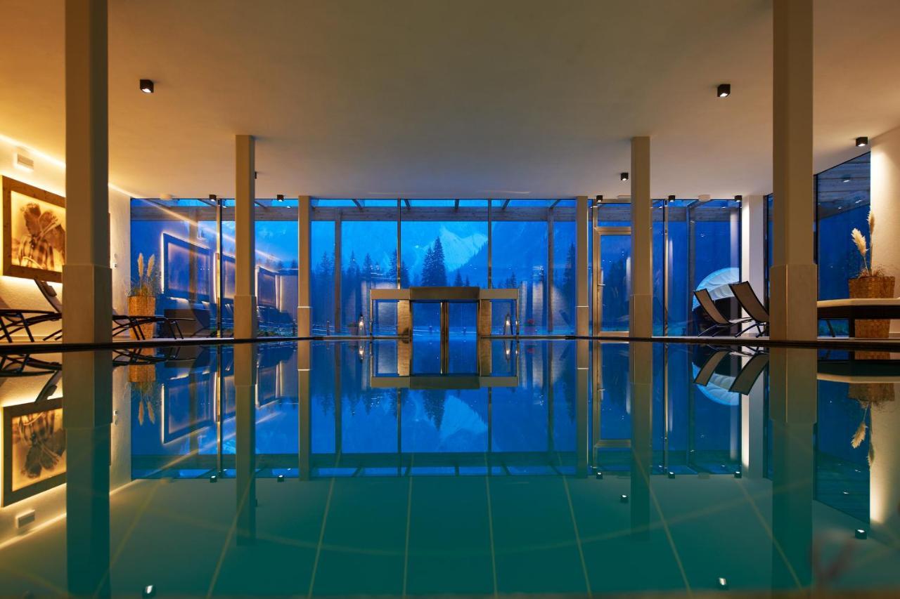 Hotel Dolomitenhof & Chalet Alte Post Sexten Exterior photo