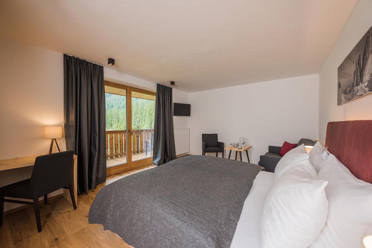 Hotel Dolomitenhof & Chalet Alte Post Sexten Exterior photo
