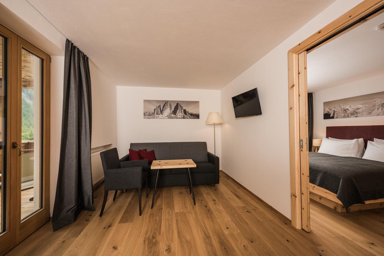 Hotel Dolomitenhof & Chalet Alte Post Sexten Exterior photo