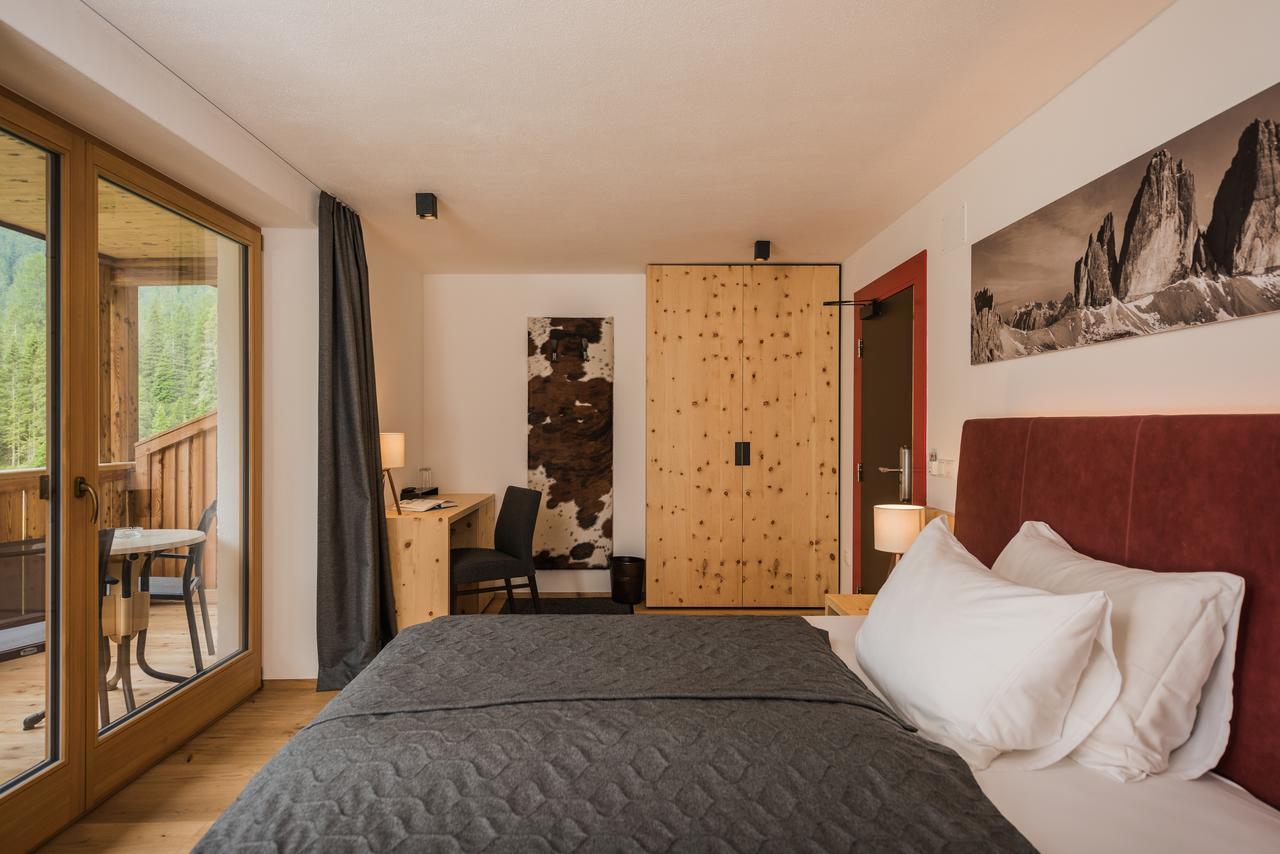 Hotel Dolomitenhof & Chalet Alte Post Sexten Exterior photo